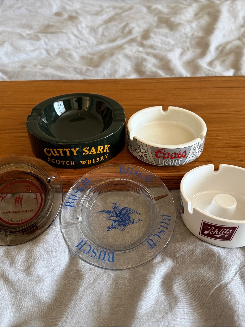 Set of 5 Vintage Ashtrays Alcohol/Casino: Cutty Sark, Flamingo, Coors, Schlitz